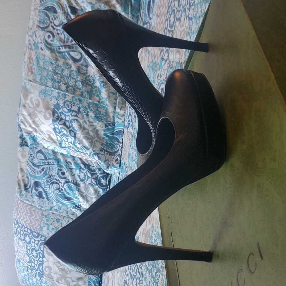 Black heel Cole haan shoes
